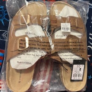 Brand new, never worn streetwear Society women’s size 10